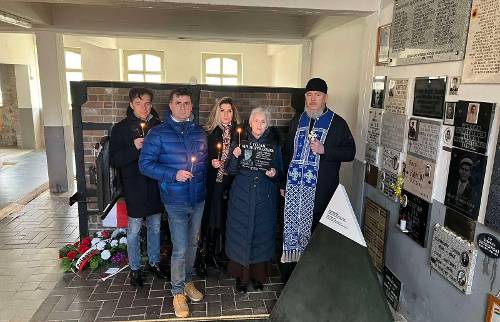 Familie von Mauthausen-Opfer Stojan Milentijević besucht Gedenkstätte