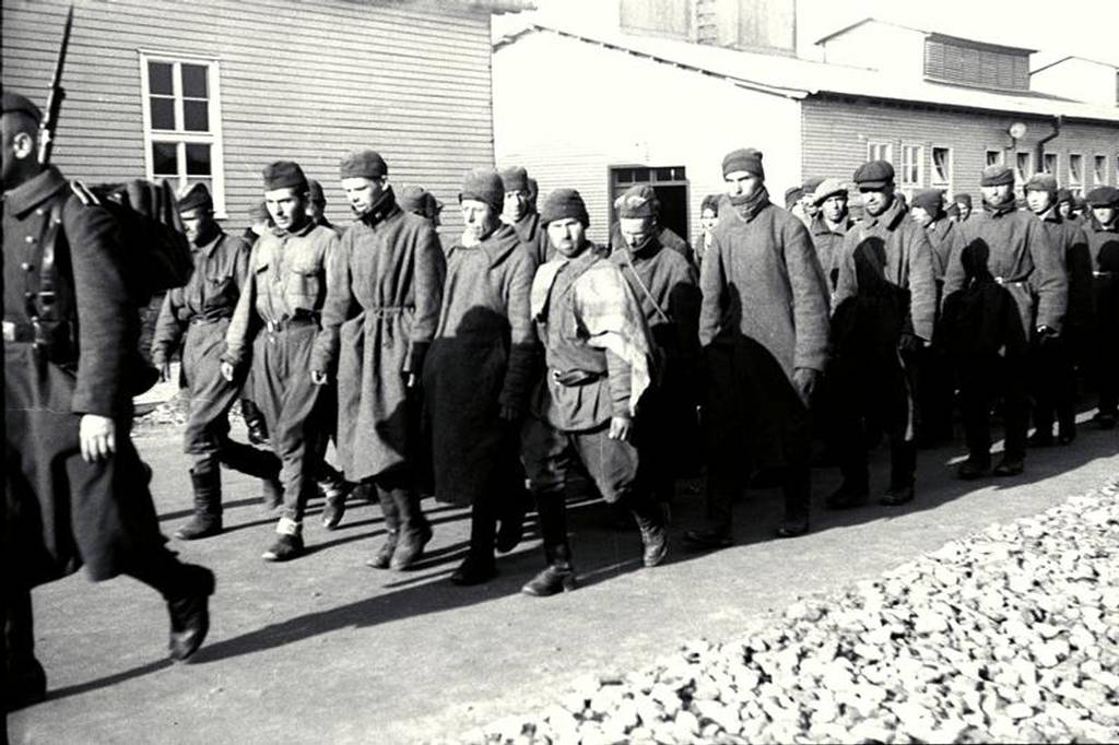 Ankunft sowjetischer Kriegsgefangener auf dem Appellplatz von Mauthausen, SS-Foto, Oktober 1941 (Foto: KZ-Gedenkstätte Mauthausen / Sammlungen)